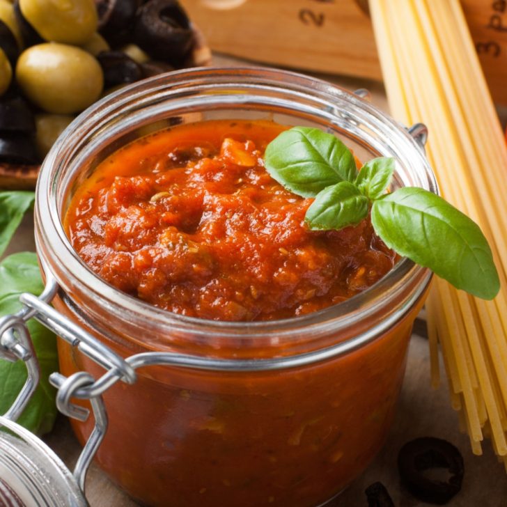 Homemade Pizza Sauce Recipe (Using Fresh Tomatoes)