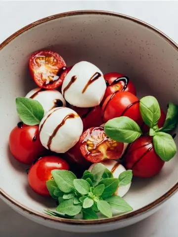 easy caprese salad