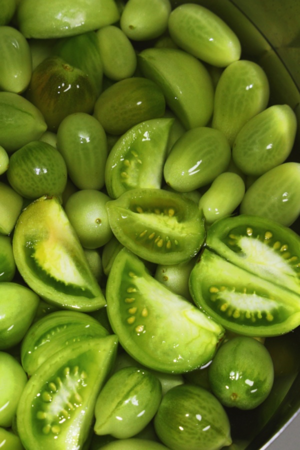 green tomato wedges