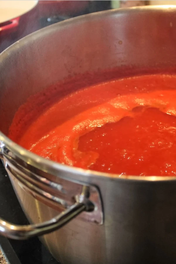 reducing tomato sauce